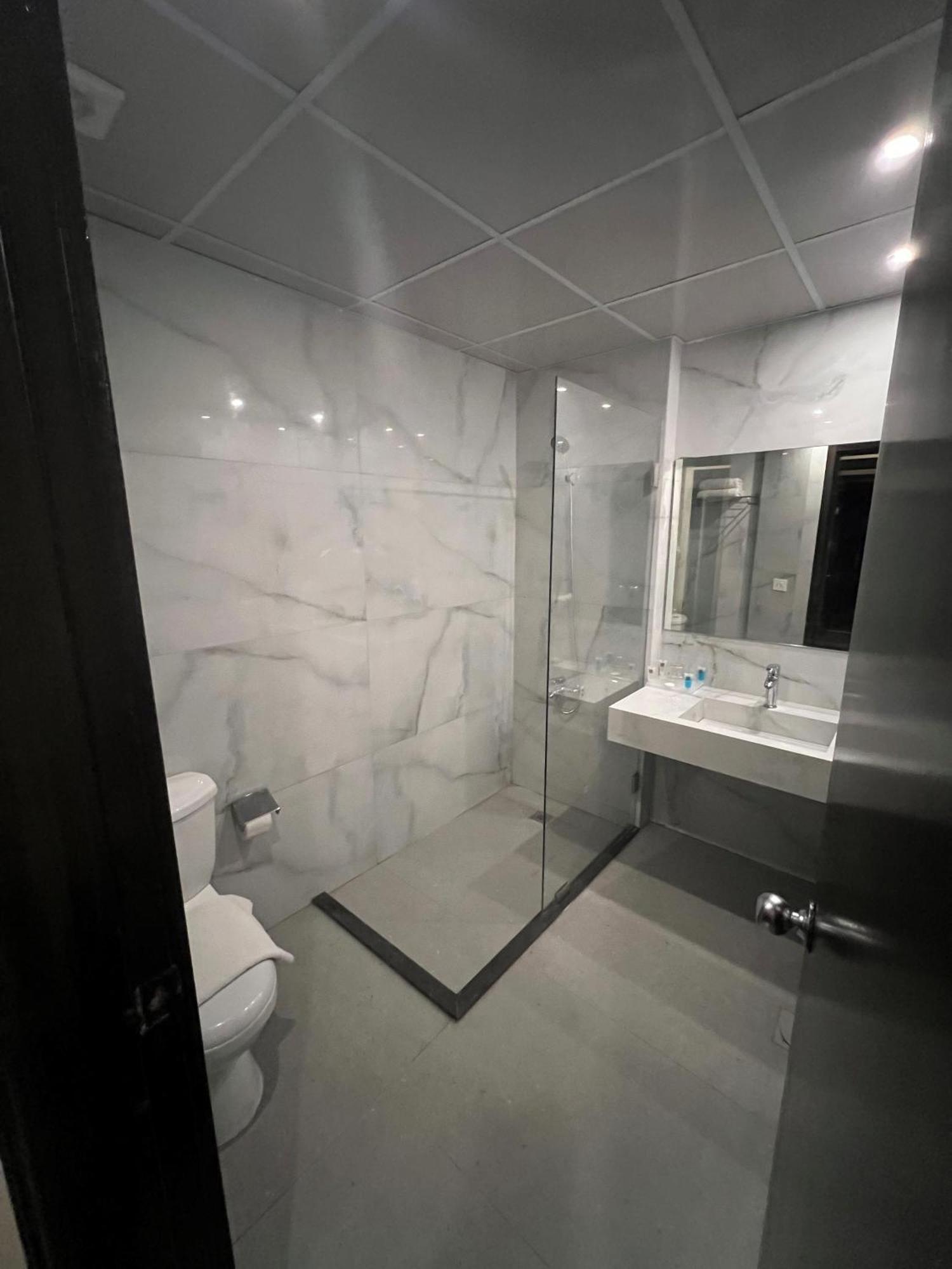 Duroy Hotel By Beverly Beirut Esterno foto