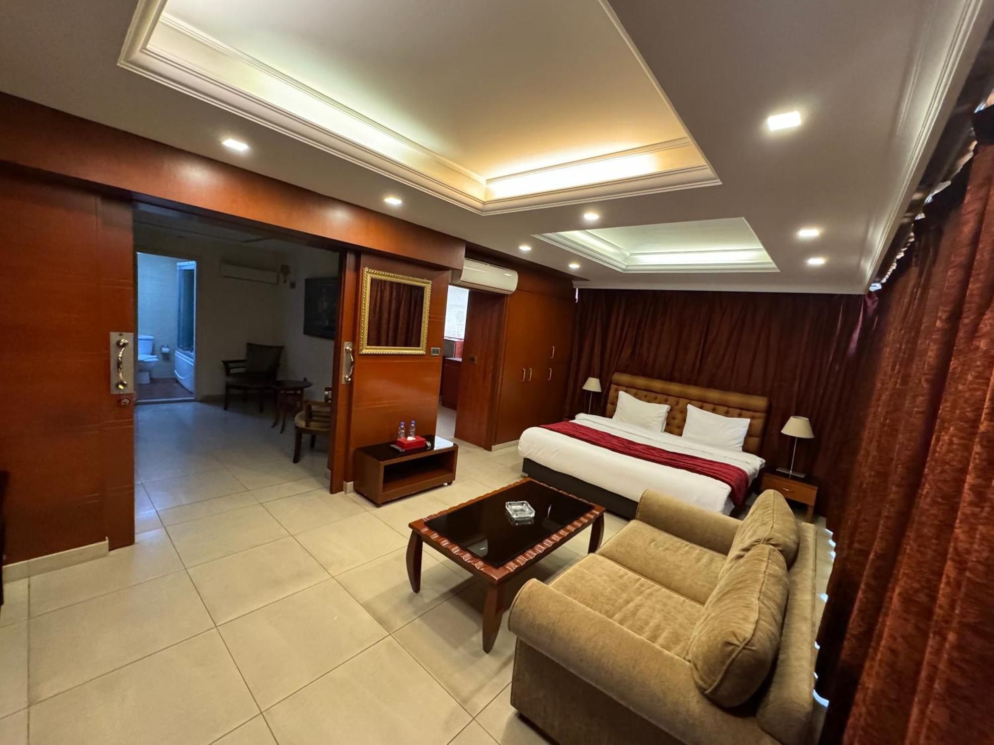 Duroy Hotel By Beverly Beirut Esterno foto
